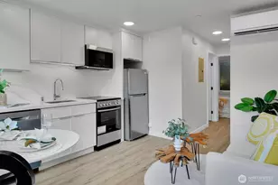 2372 Franklin Ave E, Seattle, WA 98102 - Photo 16