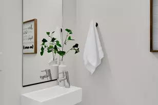 259 E Louisa St, Seattle, WA 98102 - Photo 8