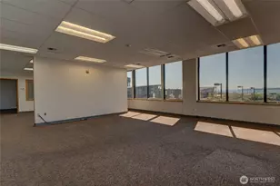 275 SE Pioneer Way, Oak Harbor, WA 98277 - Photo 4