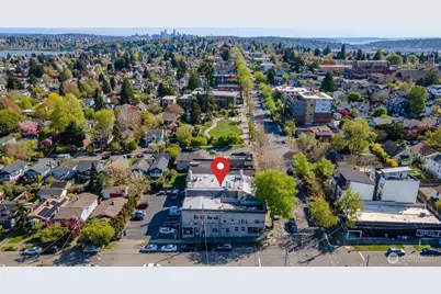 8214 Greenwood Avenue N, Seattle, WA 98103 - Photo 18