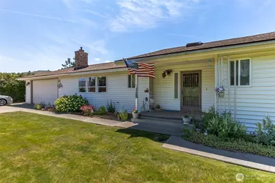 695 S Lyle Avenue, East Wenatchee, WA 98802 - Photo 2