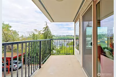 2219 13th Avenue W #1, Seattle, WA 98119 - Photo 14