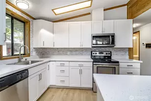 836 Harman Way S, Orting, WA 98360 - Photo 8