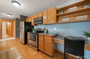 2500 W Manor Pl, Seattle, WA 98199 - Photo 14