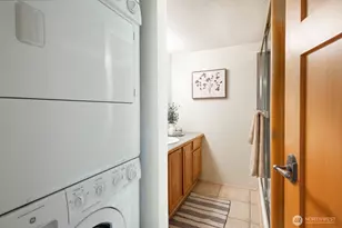 2500 W Manor Pl, Seattle, WA 98199 - Photo 18