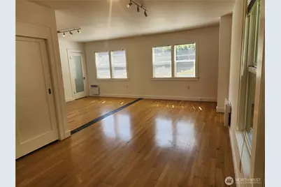 2114 7th Avenue W #5, Seattle, WA 98119 - Photo 2
