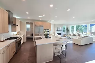 13809 SE 85th St, Newcastle, WA 98059 - Photo 2