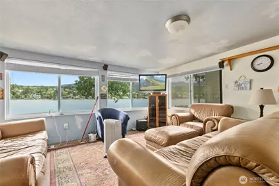 18545 W Big Lake Boulevard, Mount Vernon, WA 98274 - Photo 10