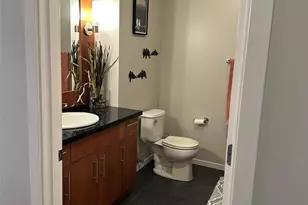 2721 1st Ave, Seattle, WA 98121 - Photo 10