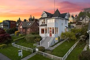 1005 15th St, Bellingham, WA 98225 - Photo 2