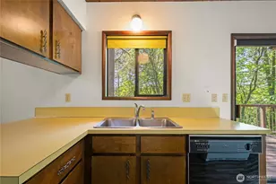2431 W Lynnwood Dr, Longview, WA 98632 - Photo 8