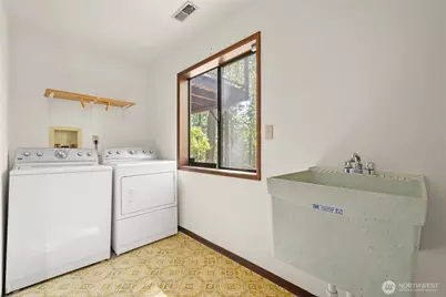 2431 W Lynnwood Drive, Longview, WA 98632 - Photo 24