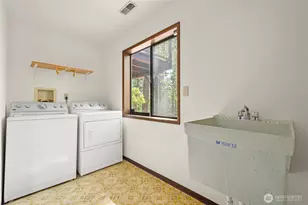 2431 W Lynnwood Dr, Longview, WA 98632 - Photo 24