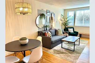 8214 Greenwood Avenue N, Seattle, WA 98103 - Photo 10