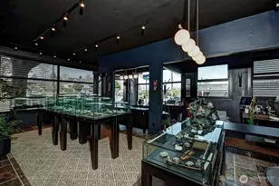 8214 Greenwood Ave N, Seattle, WA 98103 - Photo 14