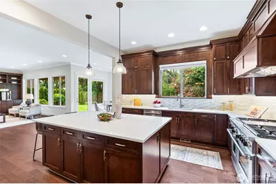 9827 NE 20th Street, Bellevue, WA 98004 - Photo 12