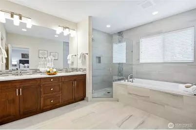 9827 NE 20th Street, Bellevue, WA 98004 - Photo 26