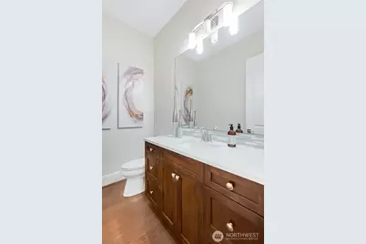 9827 NE 20th Street, Bellevue, WA 98004 - Photo 20