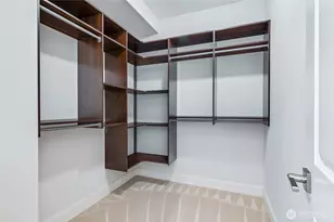 9827 NE 20th St, Bellevue, WA 98004 - Photo 34