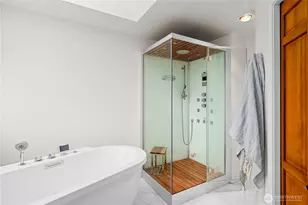 8484 NE County Park Rd, Bainbridge Island, WA 98110 - Photo 22