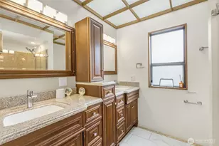 2180 Cove Dr, Oak Harbor, WA 98277 - Photo 16