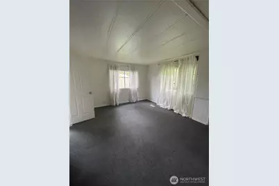 1050 Howard Street #10, Raymond, WA 98577 - Photo 6