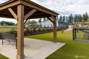 2076 Crystal Mountain Dr, Enumclaw, WA 98022 - Photo 20