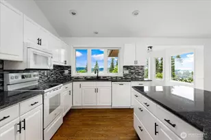 366 Samanthia Ln, Camano Island, WA 98282 - Photo 14