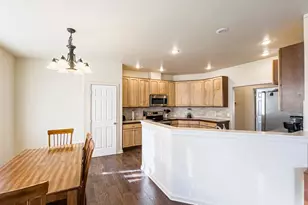 718 SE Scenic View Dr, College Place, WA 99324 - Photo 24