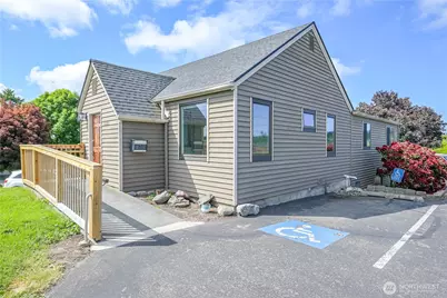 1121 SE Dock Street, Oak Harbor, WA 98277 - Photo 2
