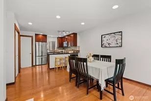 672 NE 40th St, Seattle, WA 98105 - Photo 20