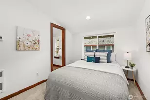 672 NE 40th St, Seattle, WA 98105 - Photo 28