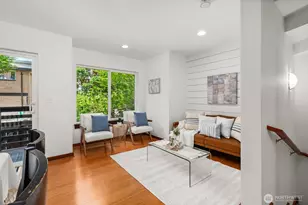 672 NE 40th St, Seattle, WA 98105 - Photo 12