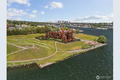 672 NE 40th St, Seattle, WA 98105 - Photo 38