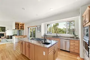 1048 Cassius Ct, Camano Island, WA 98282 - Photo 4