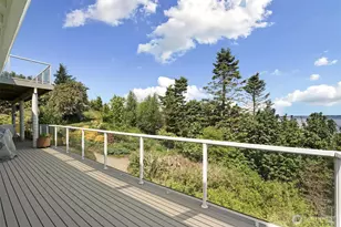 1048 Cassius Ct, Camano Island, WA 98282 - Photo 10