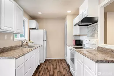 12506 SE 232nd St, Kent, WA 98031 - Photo 8
