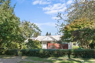 2704 NE 92nd St, Seattle, WA 98115 - Photo 8