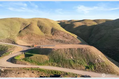 360 Diede Hills Lane, Wenatchee, WA 98801 - Photo 6