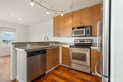 2440 Western Avenue #807, Seattle, WA 98121 - Photo 8