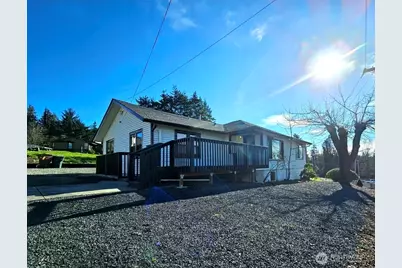 2914 Columbia Heights Road, Longview, WA 98632 - Photo 1