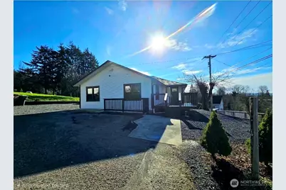 2914 Columbia Heights Road, Longview, WA 98632 - Photo 2