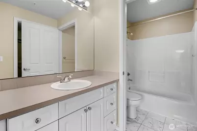 4343 Roosevelt Way NE #401, Seattle, WA 98105 - Photo 20