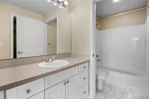 4343 Roosevelt Way NE, Seattle, WA 98105 - Photo 20