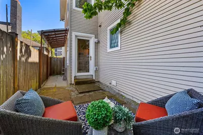 104 NE 94th Street, Seattle, WA 98115 - Photo 12