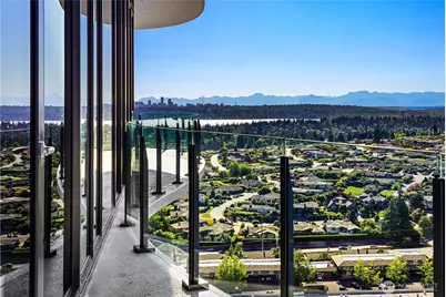 838 Avenue Square NE #2602, Bellevue, WA 98004 - Photo 32
