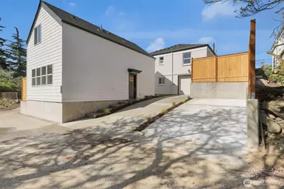 8040 19th Avenue NW, Seattle, WA 98117 - Photo 24