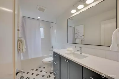 13542 39th Avenue NE #A, Seattle, WA 98125 - Photo 6