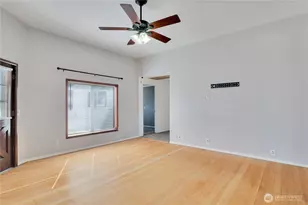 108 2nd St SE, Rainier, WA 98576 - Photo 4