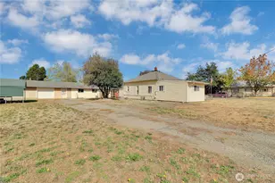 108 2nd St SE, Rainier, WA 98576 - Photo 36